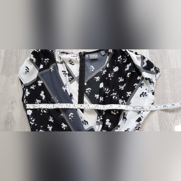 Soho new york&company jeans, floral dress - Picture 10 of 11